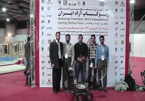 درخشش تیم رباتیک  دانشگاه ولی عصر (عج) در مسابقات بین المللی ربوکاپ آزاد ایران