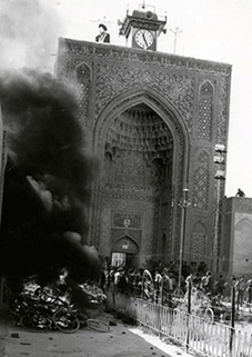 همگام با حادثه به آتش کشیدن مسجد جامع کرمان