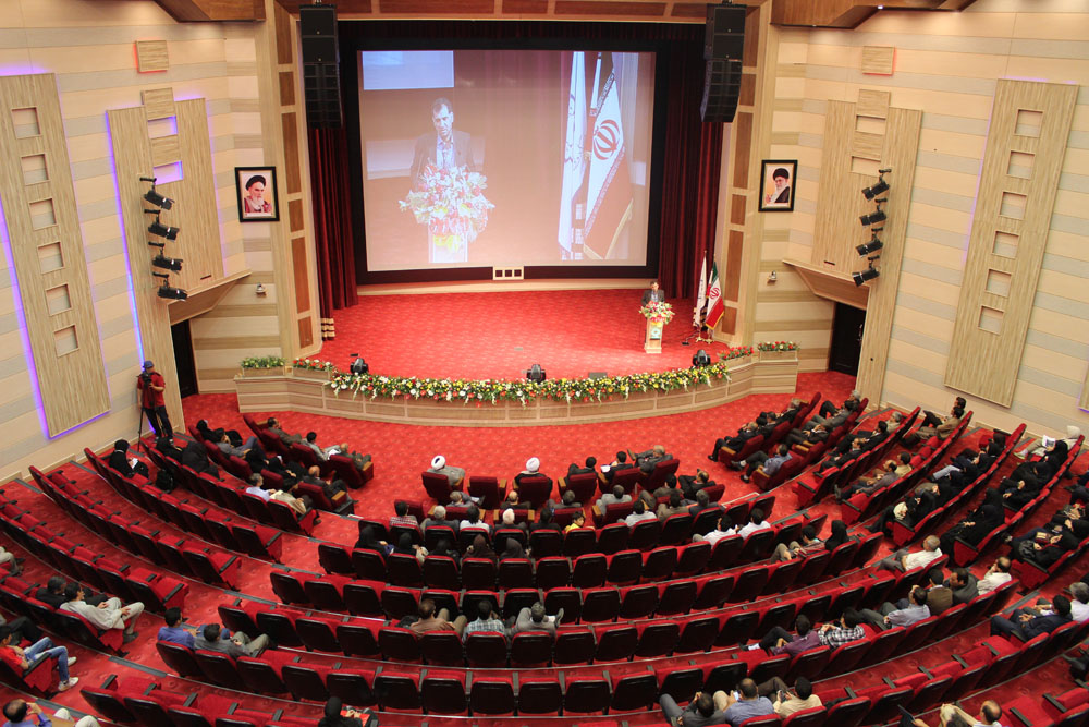دانشگاه ولی عصر (عج) رفسنجان برای اولین بار در کشور، محافل علمی را با نام شهدا برگزار کرد