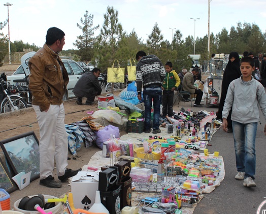 کسادی بازار رفسنجان با فعالیت هفته بازارها و فروشندگان خارجی آنها