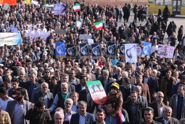 ملت ایران اسلامی در جشن چهلمین سالگرد انقلاب مقاومتر حضور دارند